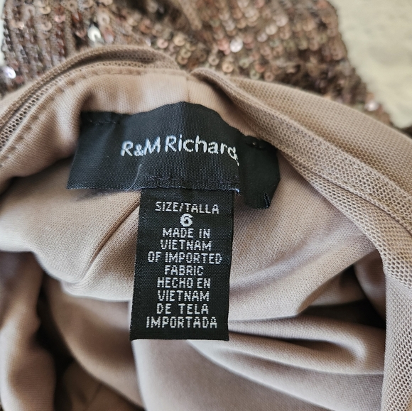 Party Dress. Size 6 - Picture 2 of 3